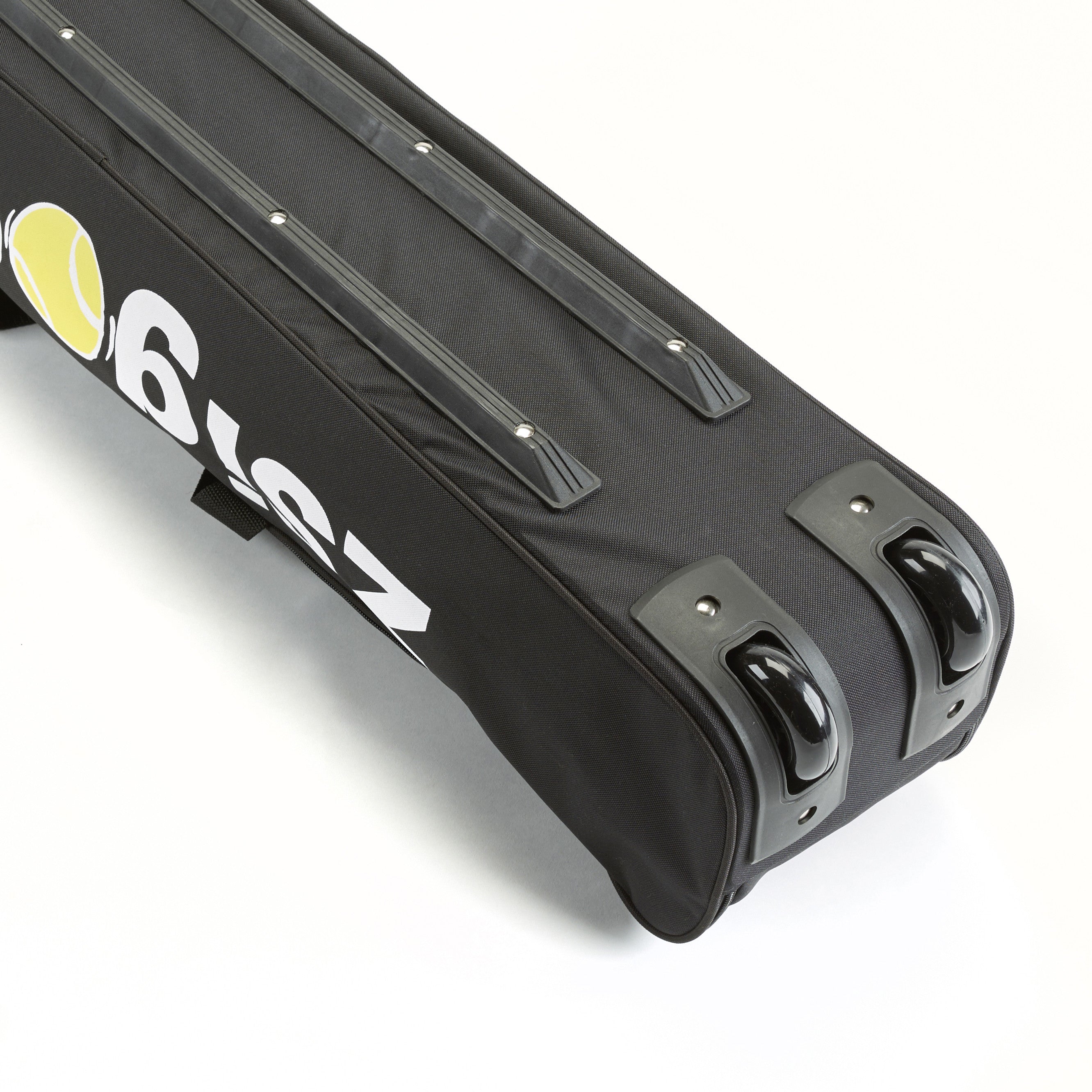 Ridged base and wheels detail of Zsig's new double holdall for 6m Mini Tennis Nets